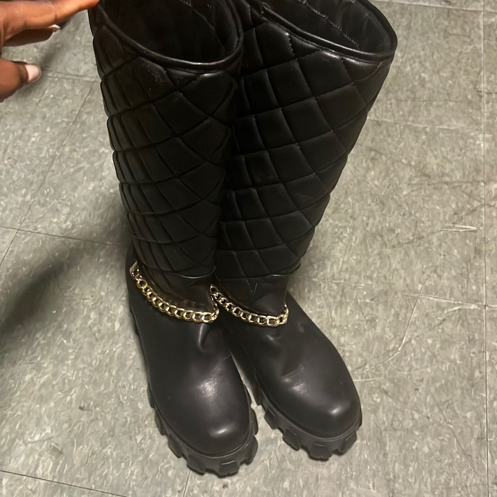 Quilted boots